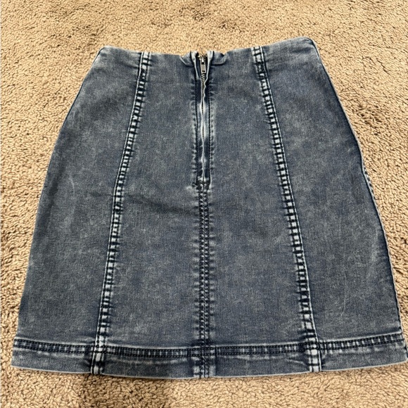 Size 0 Free People Denim Mini Skirt - Charcoal - Picture 2 of 3